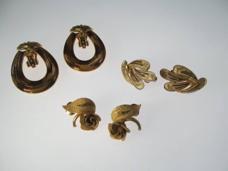 lot 49 image: Jewelry