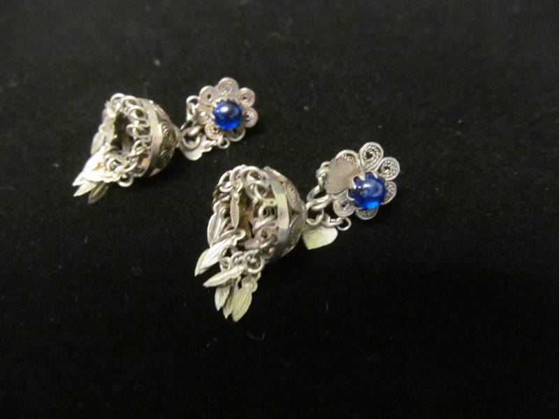 lot 53 image: Jewelry