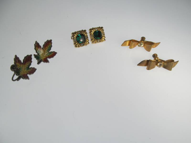 lot 55 image: Jewelry