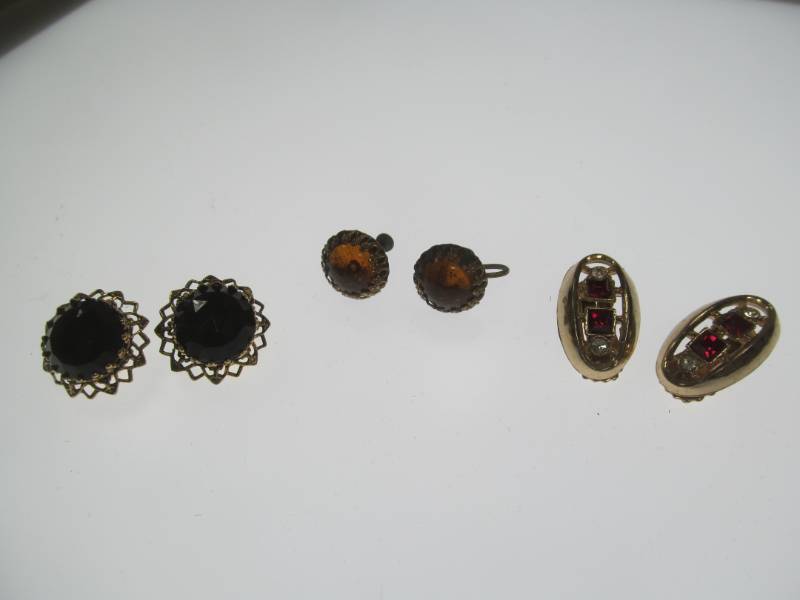 lot 58 image: Jewelry