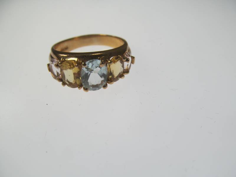 lot 61 image: Jewelry