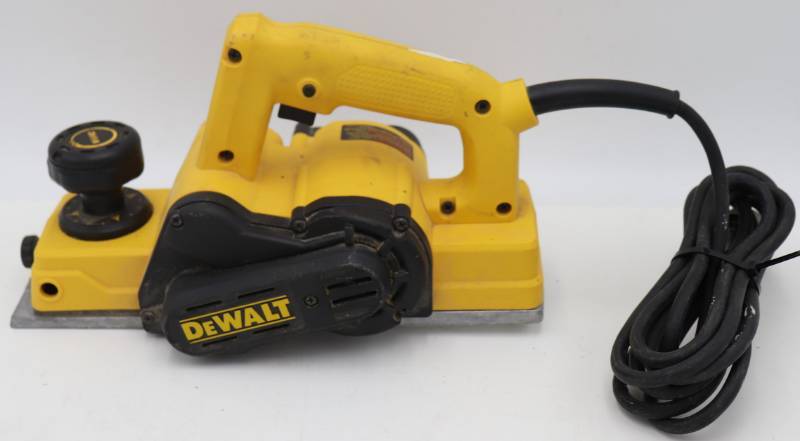 lot 11 image: DeWalt Planer