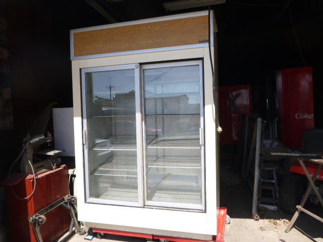 lot 5 image: LaCrosse Cooler Co. Cooler
