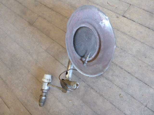 lot 15 image: Daisy Sunflower Heater