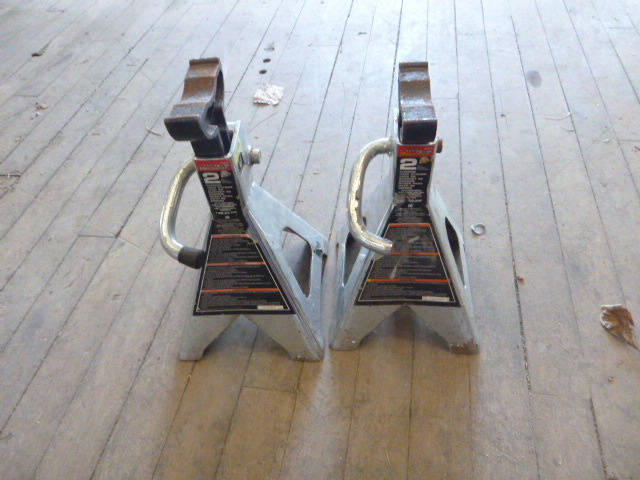 lot 18 image: Set of Jack Stands