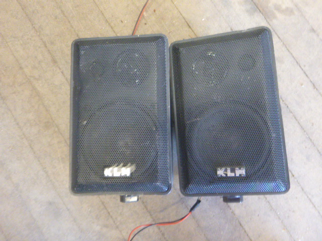 lot 25 image: 2 KLH Speakers