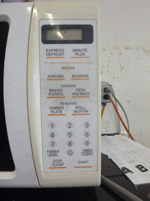 lot 32 image: Sharp Carousel Microwave