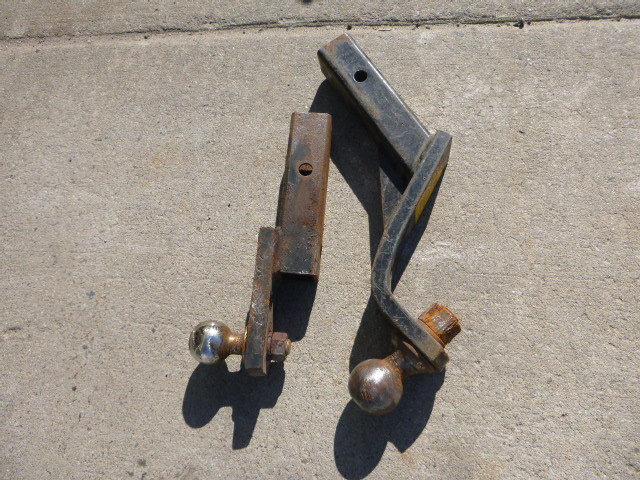 lot 34 image: 2 Receiver Ball Mounts