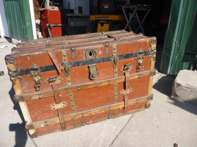 lot 35 image: Antique Steamer Trunk