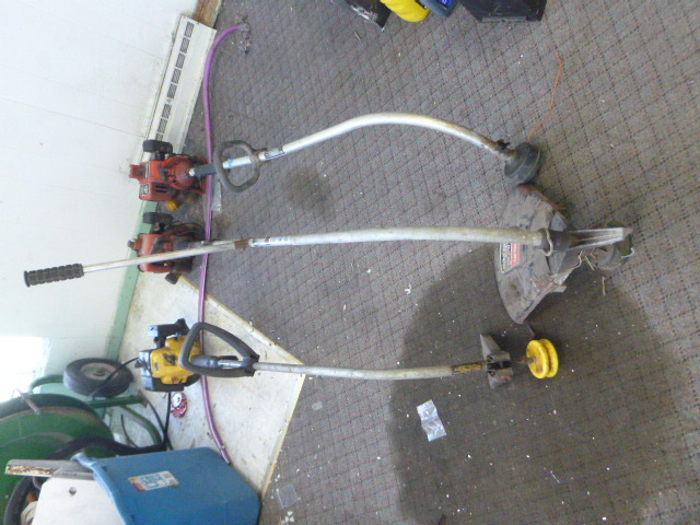 lot 36 image: 3 Used Gas Powered Weed Whips