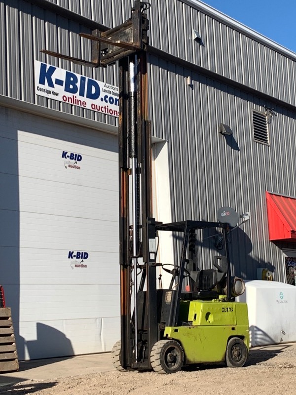 lot 4 image: Clark C500-45 Propane Forklift