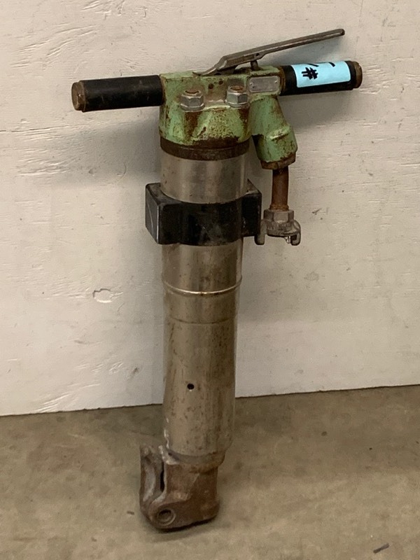 lot 15 image: Sullair 90# Jackhammer