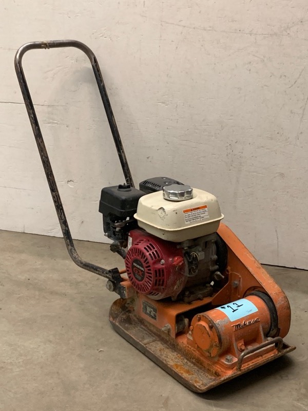 lot 11 image: Mikasa Landscape Tamper