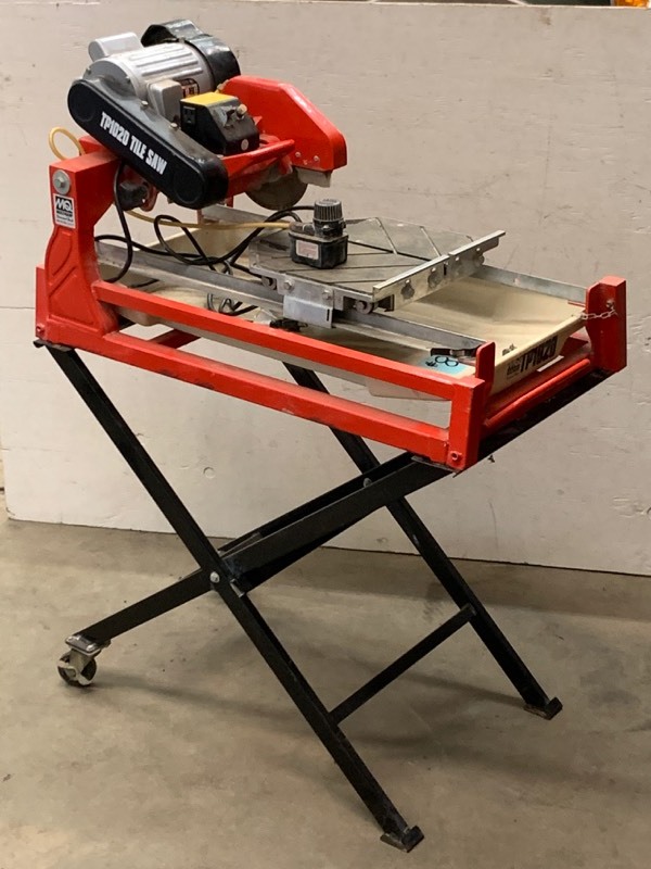 lot 8 image: Multi-Quip Tile Saw