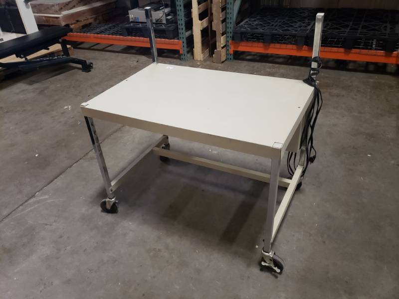 lot 18 image: Mobile Cart, Powered