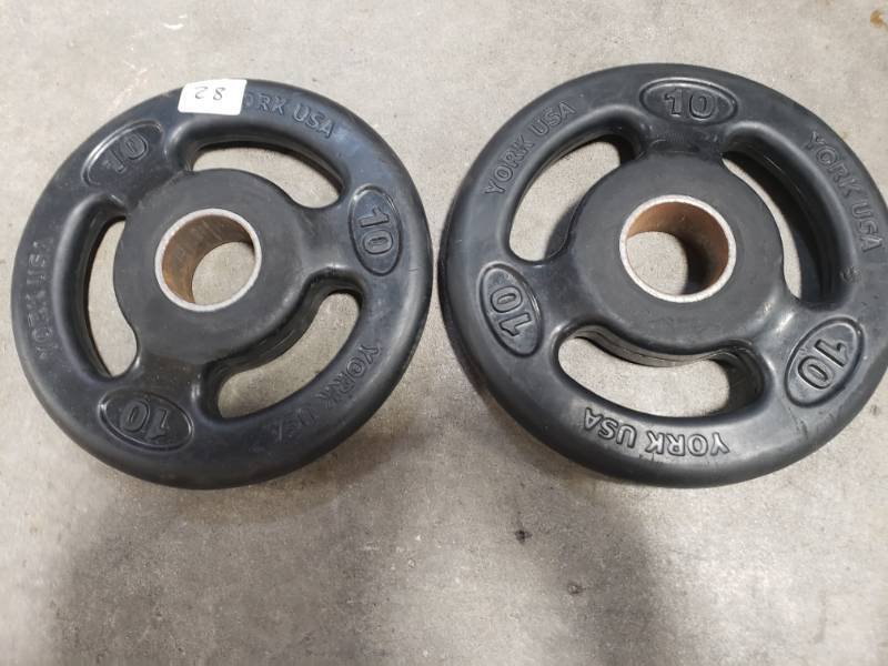 lot 28 image: Bumper Plates 10lb