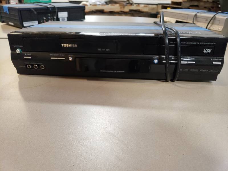 lot 66 image: Toshiba VHS DVD combo