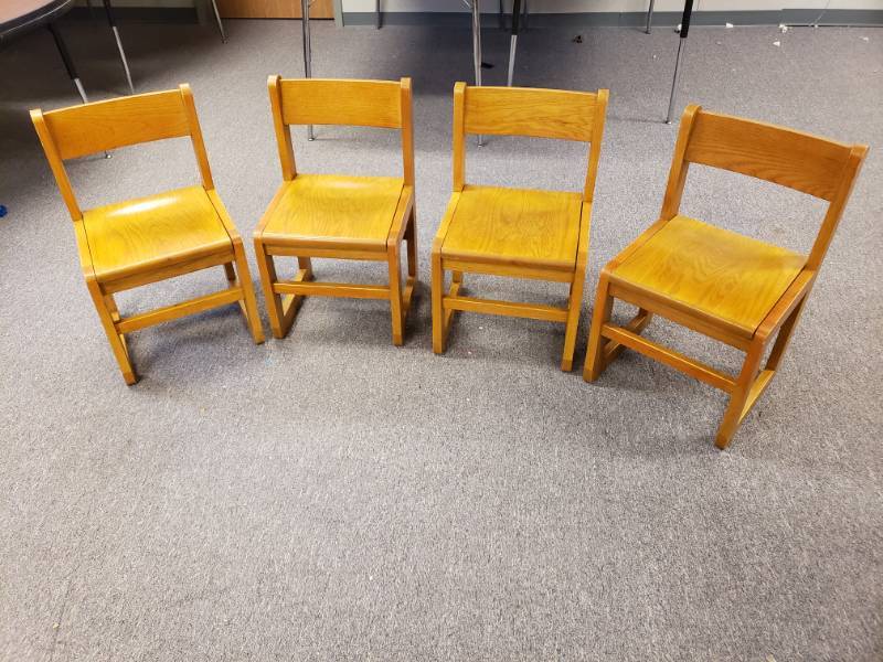 lot 92 image: Lot of Oak Childrens Chairs