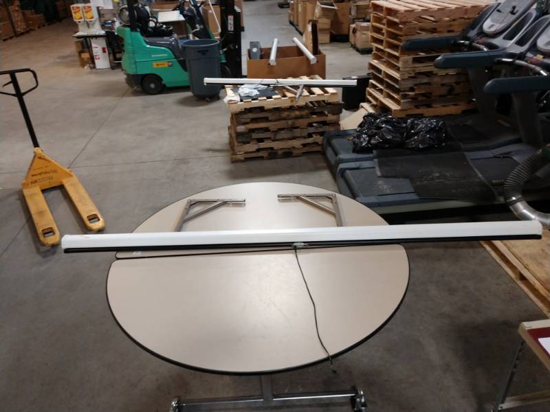 lot 75 image: Projector Screen