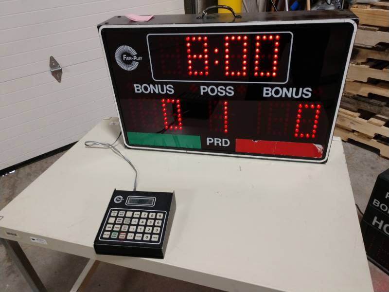 lot 80 image: Fair-play Portable Scoreboard