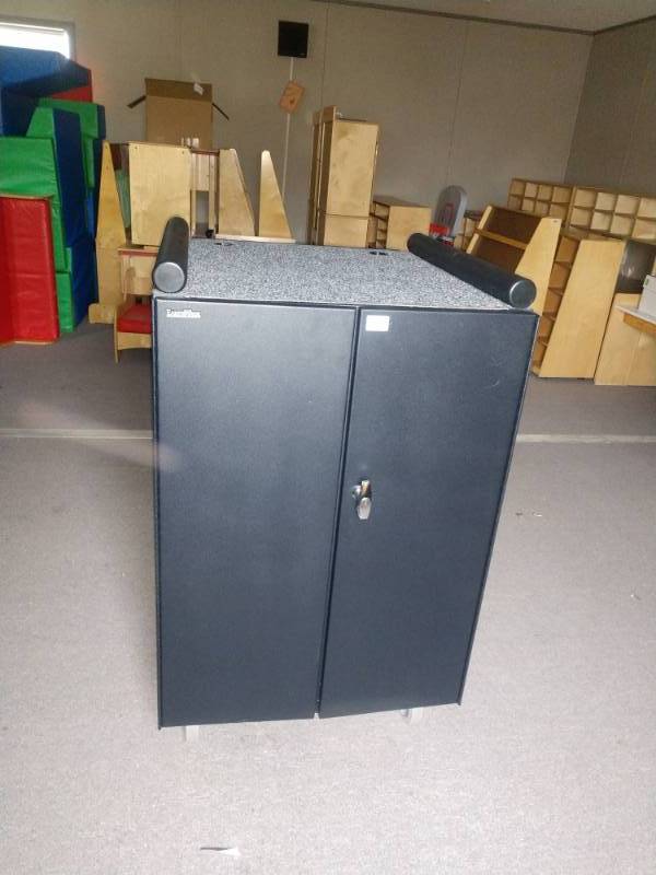 lot 85 image: Rolling LaptopNetworking Cart