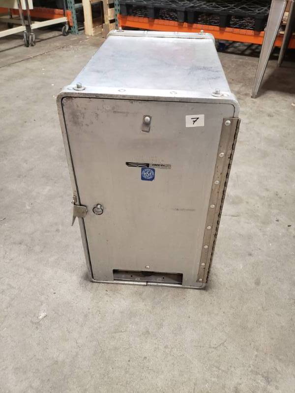 lot 8 image: Proofer Box Trasport case