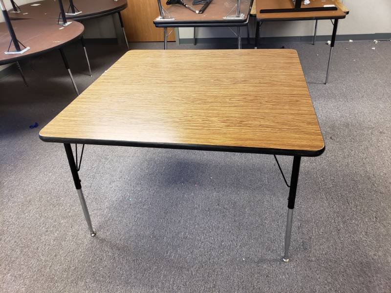 lot 88 image: Square Table