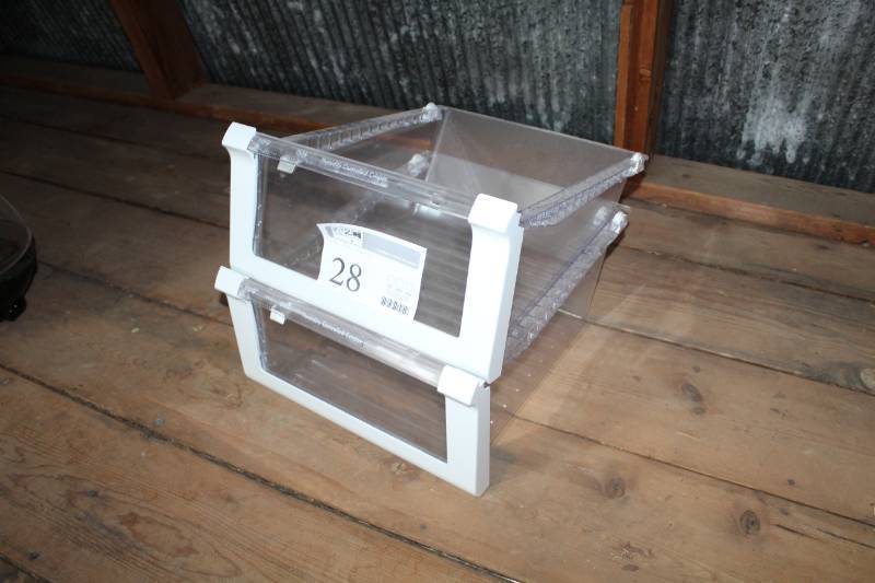 lot 28 image: Refrigerator Crisper Drawers