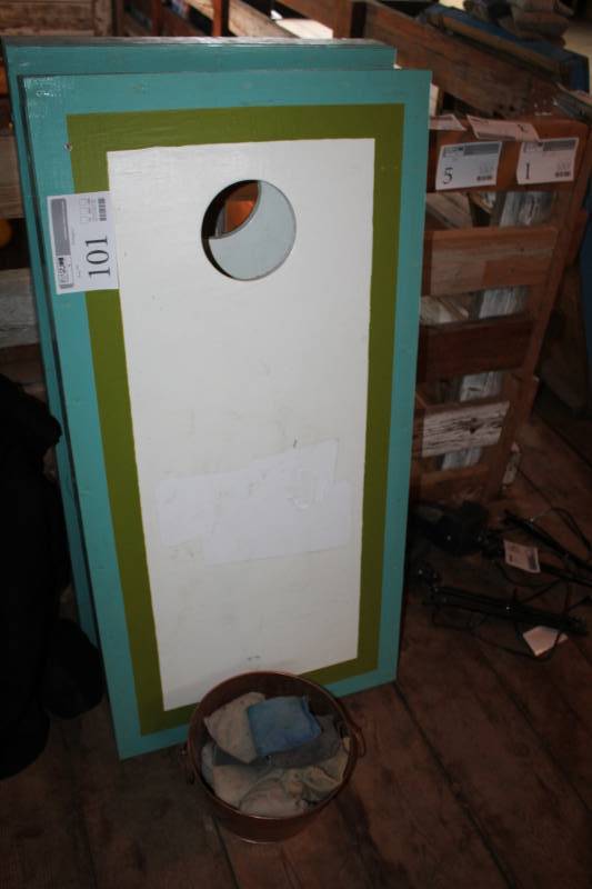 lot 101 image: Bag Toss with Bags