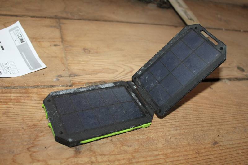 lot 75 image: Cobra Supplemental USB Power Battery