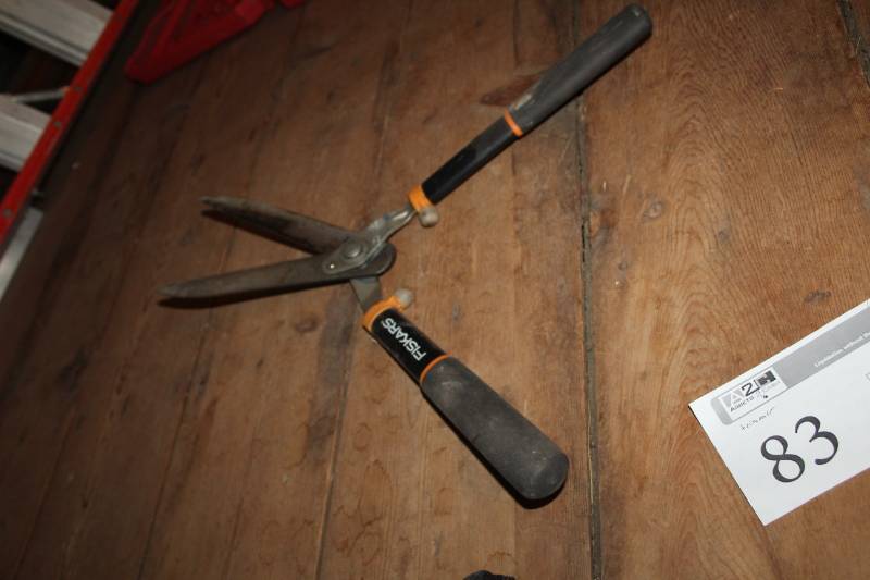 lot 83 image: Fiskars Hedge Trimmer