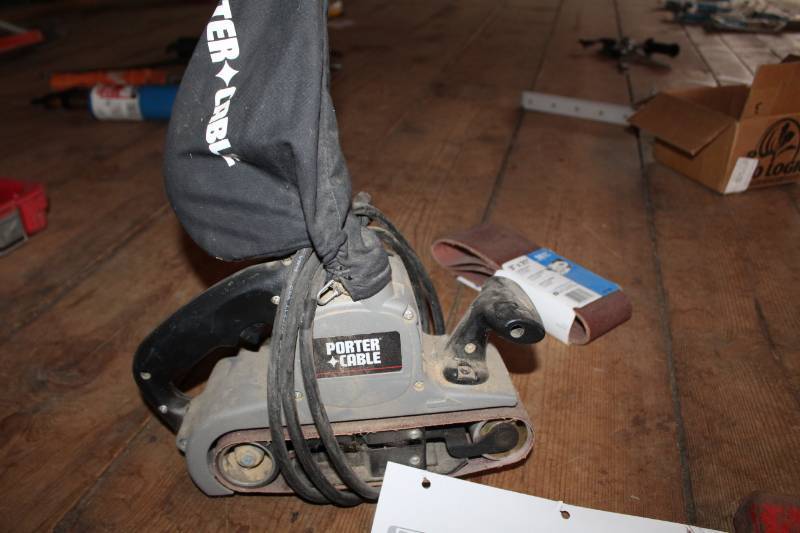 lot 85 image: Porter-Cable Heavy Duty 3x21in. Variable Speed Belt Sander