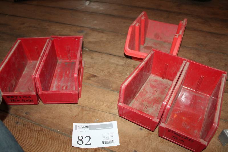 lot 82 image: Plastic Storage Organizer Bins