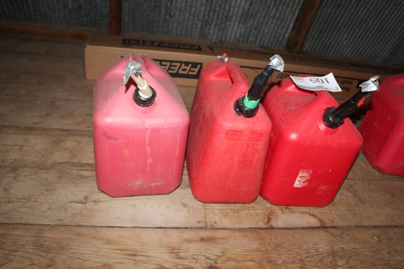 lot 105 image: Gasoline 5-Gallon Plastic Fuel Cans