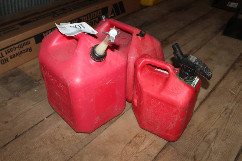 lot 106 image: Gasoline 5-Gallon Plastic Fuel Cans