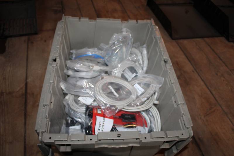 lot 111 image: Computer Cables