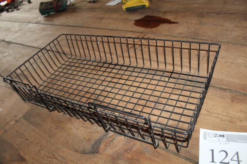 lot 124 image: Wire Basket