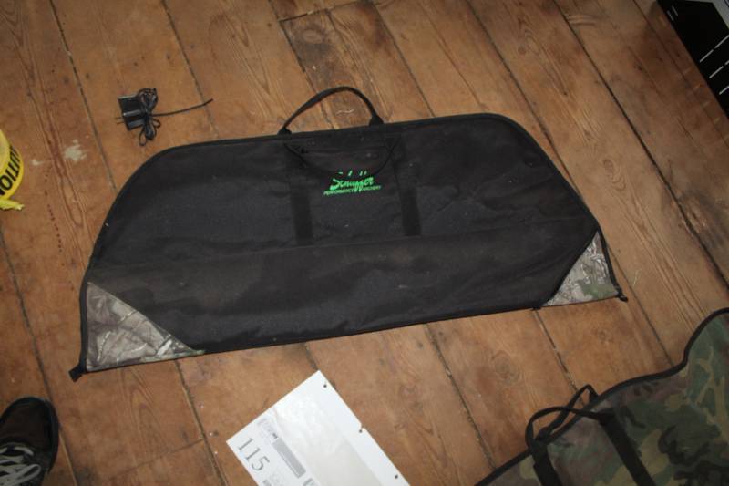 lot 115 image: Schaeffer Performance Archery Archery Bow Soft Case