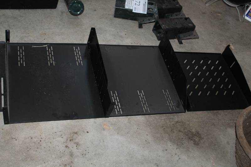 lot 167 image: Mid Atlantic 2U,3U Compter Rack Shelves