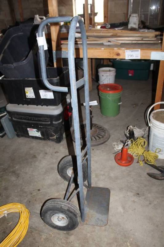lot 183 image: Milwaukee 2-Wheel Hand Truck