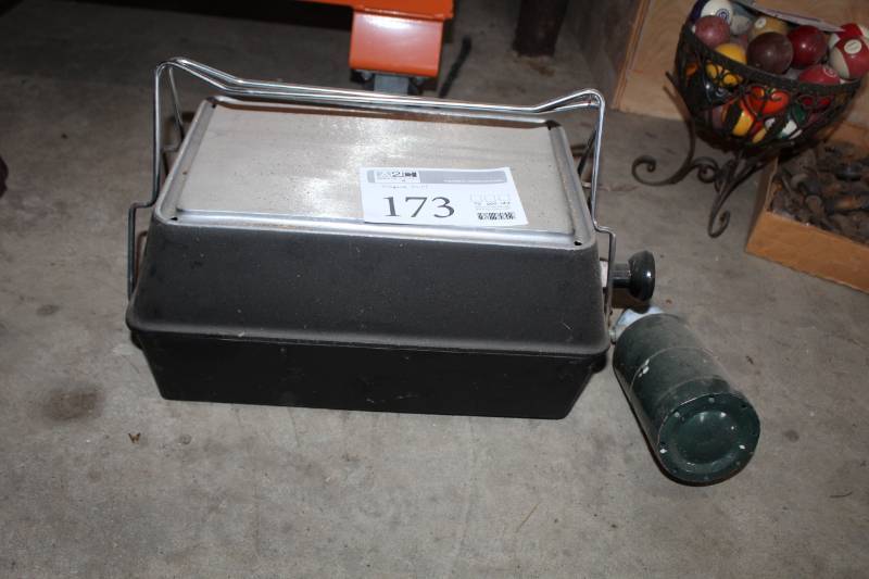 lot 173 image: Portable Propane Grill with Propane Tank