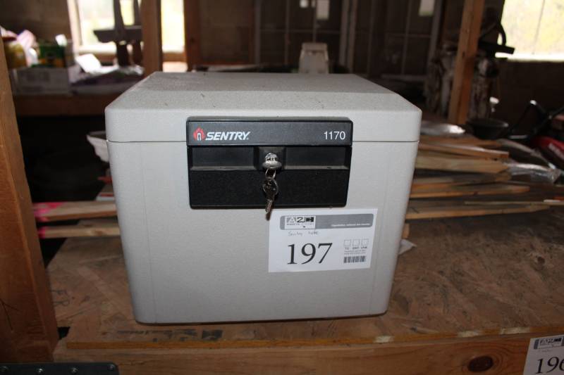 lot 197 image: Sentry 1170 Fireproof Safe with Key