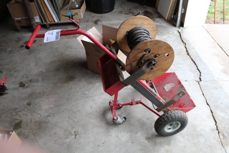 lot 207 image: Wire Reel Roller 4-Wheel Cart