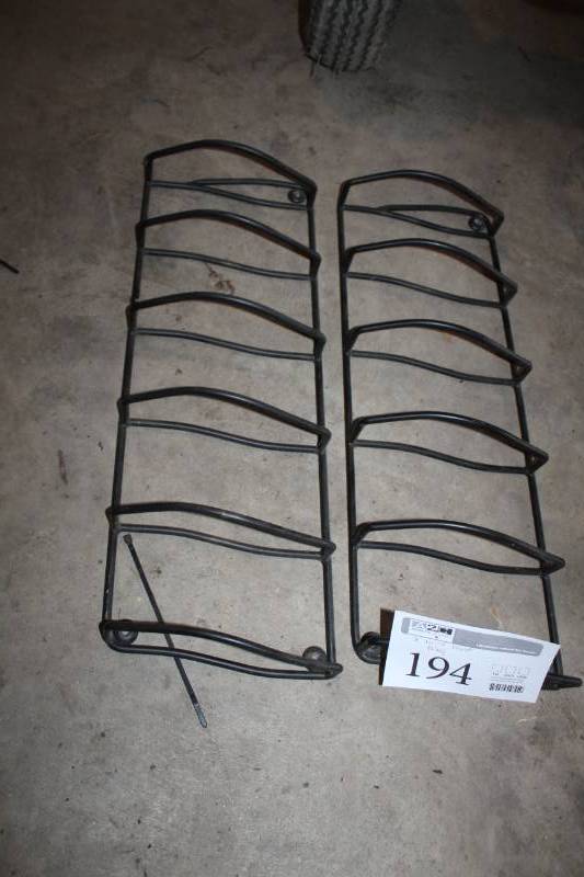 lot 194 image: Wire Rack Wall-Mount Shelf Displays