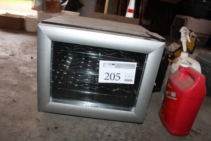 lot 205 image: 2005 Haier Wine Cooler