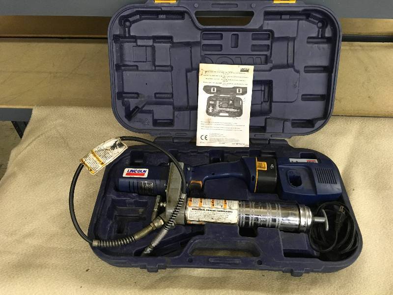 lot 530 image: Lincoln Power Luber Grease Gun
