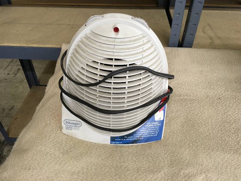 lot 532 image: Delonghi Safe Heat Heater