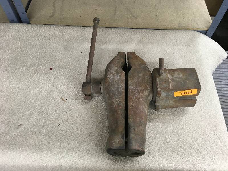 lot 534 image: Bench Vice