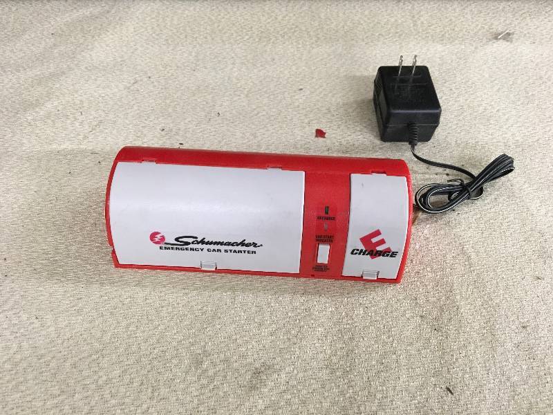 lot 544 image: Schumacher Emergency Car Starter