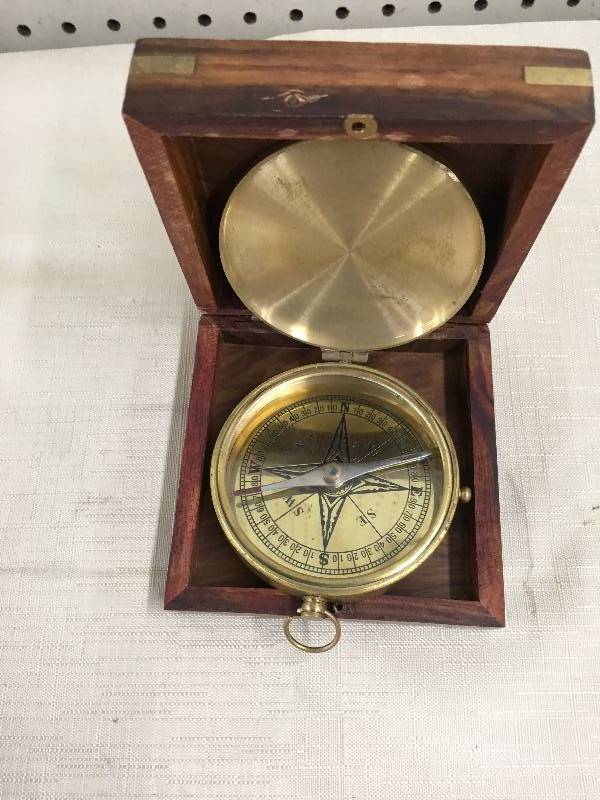 lot 550 image: Compass